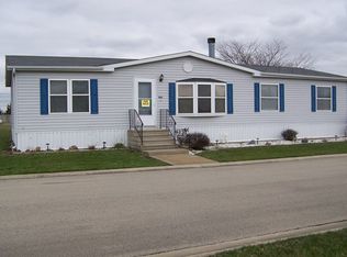 403 Autumn Oaks Rd, Chenoa, IL 61726