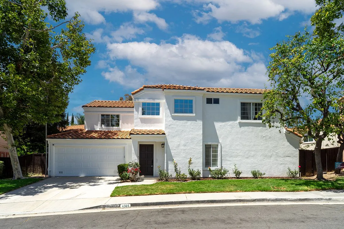 3 bed, 3.0 bath, 1675 sqft, $5,595 — Photo 1