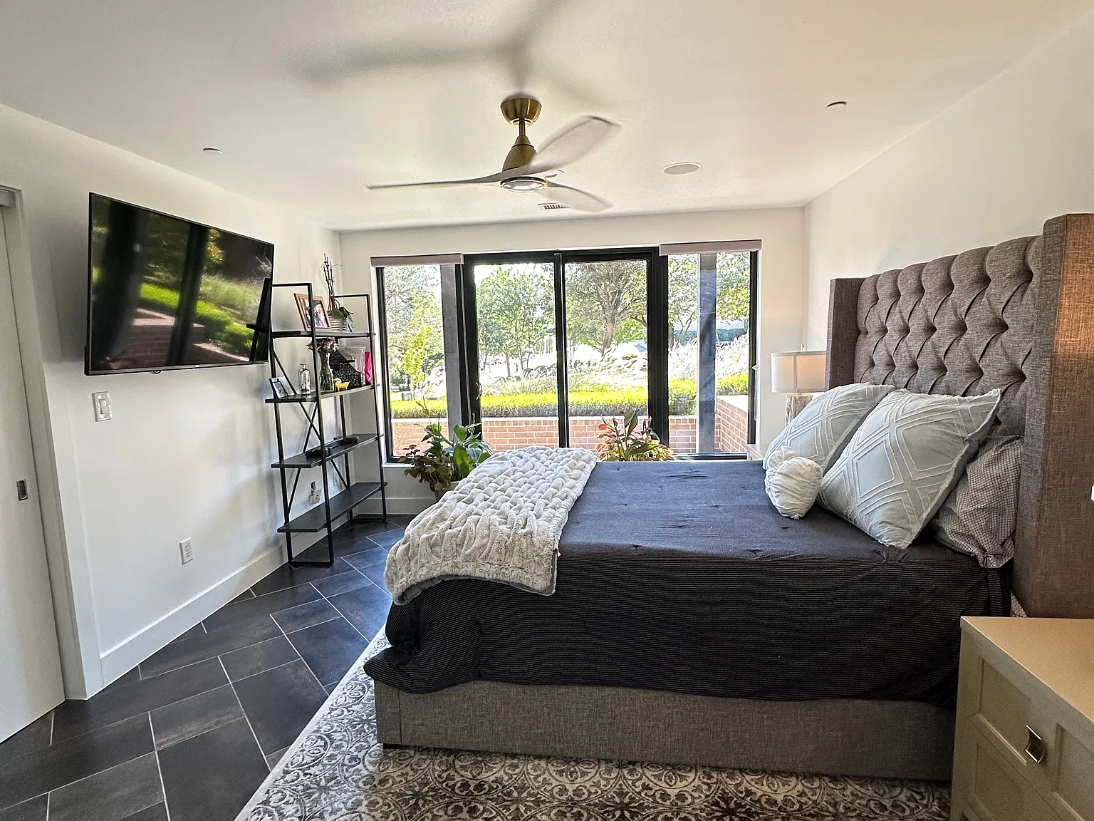 3 bed, 3.5 bath, 2884 sqft, $7,000 — Photo 4