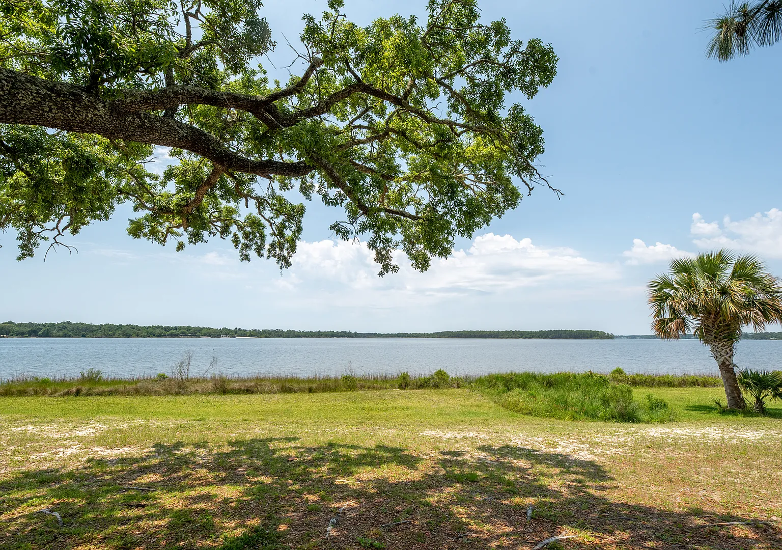 Welcome to this Beautifully Furnished 3/2 Home at Navy Point! — Photo 3