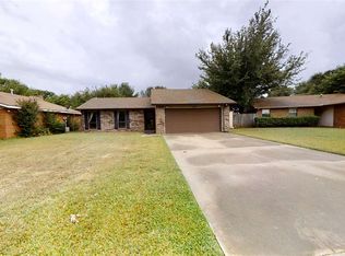 5909 Cedar Ridge Dr, Enid, OK 73703