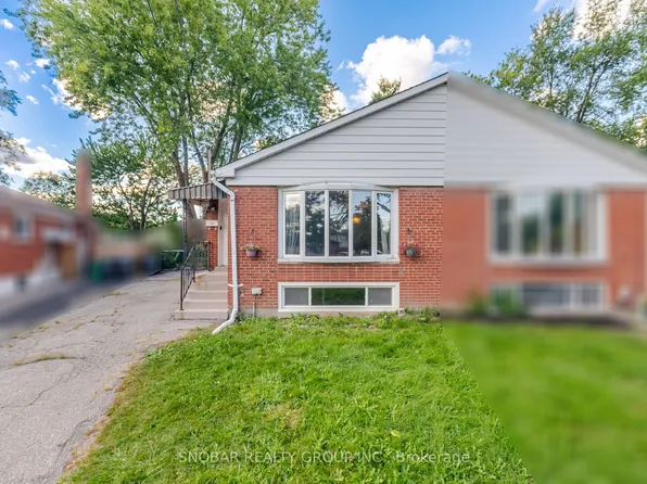 3441 Fellmore Dr, Mississauga, ON L5C 2E1