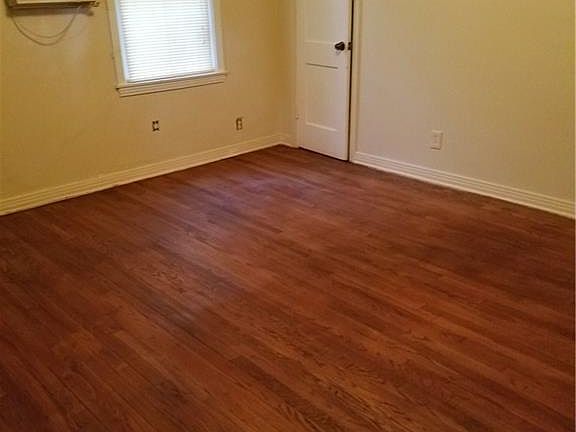 5th image of 1426 Mentor Ave