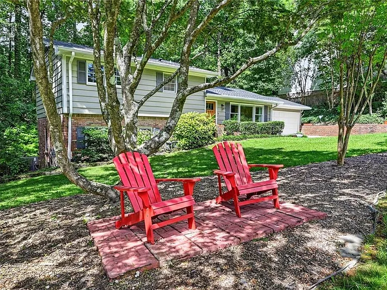 4100 Shawnee Ln NE — Photo 27