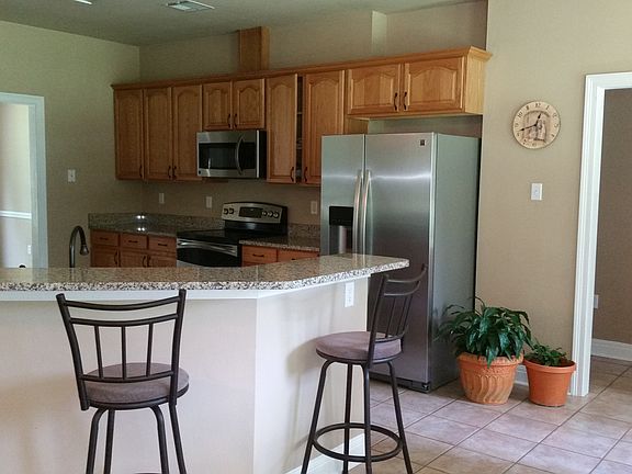 Breakfast Bar & Kitchen