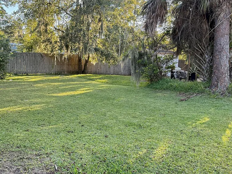 696 Kestner Rd — Photo 23