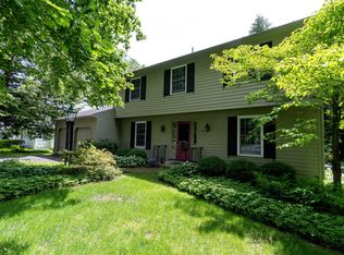 92 Dumbarton Dr, Delmar, NY 12054