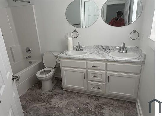2nd image of 1301 E Avenue G #A