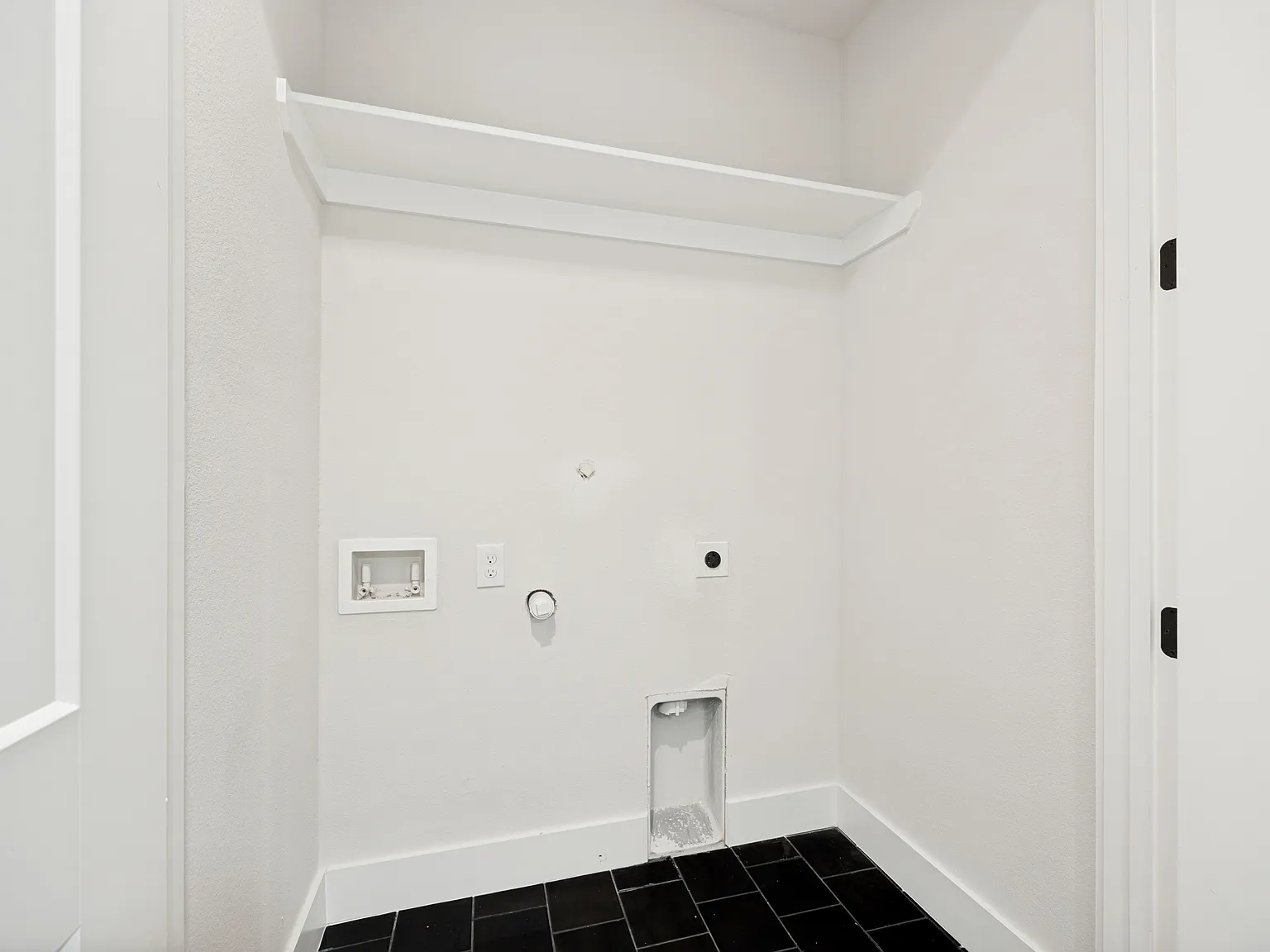 2 bed, 2.5 bath, 1533 sqft, $3,400 — Photo 1