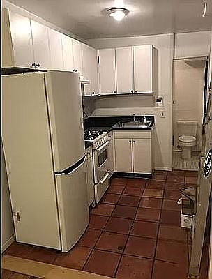 2nd image of 166 Norfolk St APT C