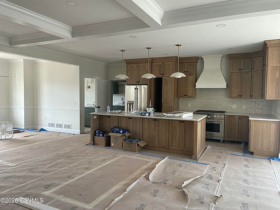 5th image of 688 Beagle Club Rd