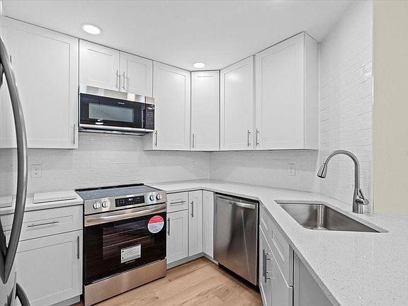 4th image of 881 Windover Ct #50