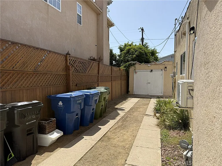 10832 Westminster Ave — Photo 15