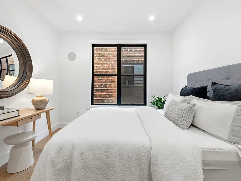 472 W Broadway #202 — Photo 14
