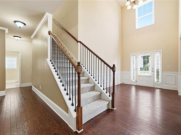 2nd image of 211 Providence Walk Ct