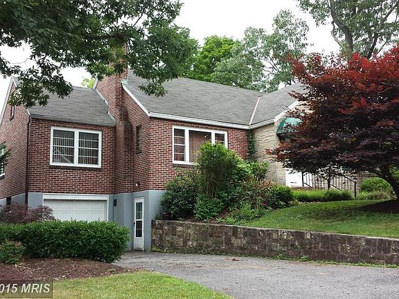 2nd image of 844 Camden Ave