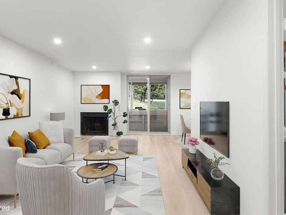 1st image of 332 Philip Dr APT 110