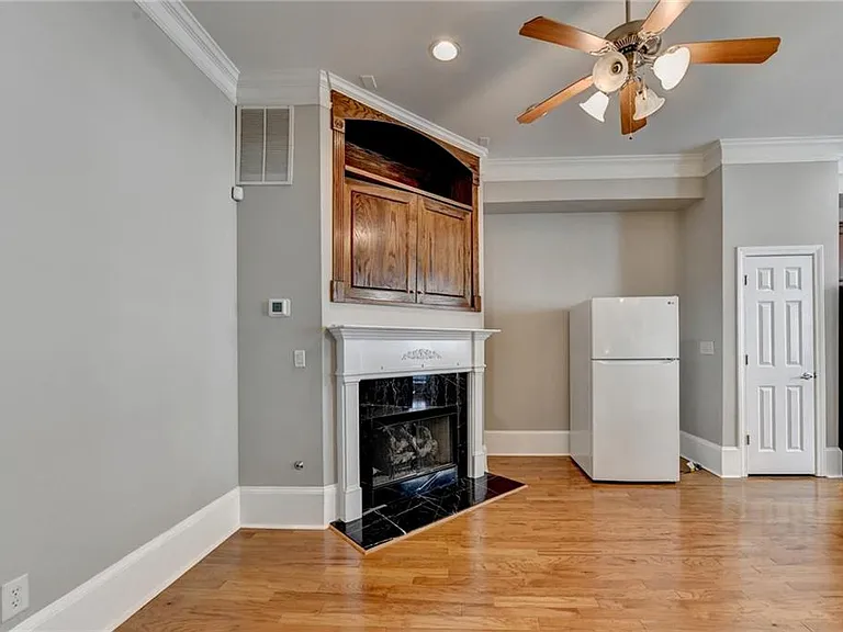 813 Clifton Heights Ln NE — Photo 5