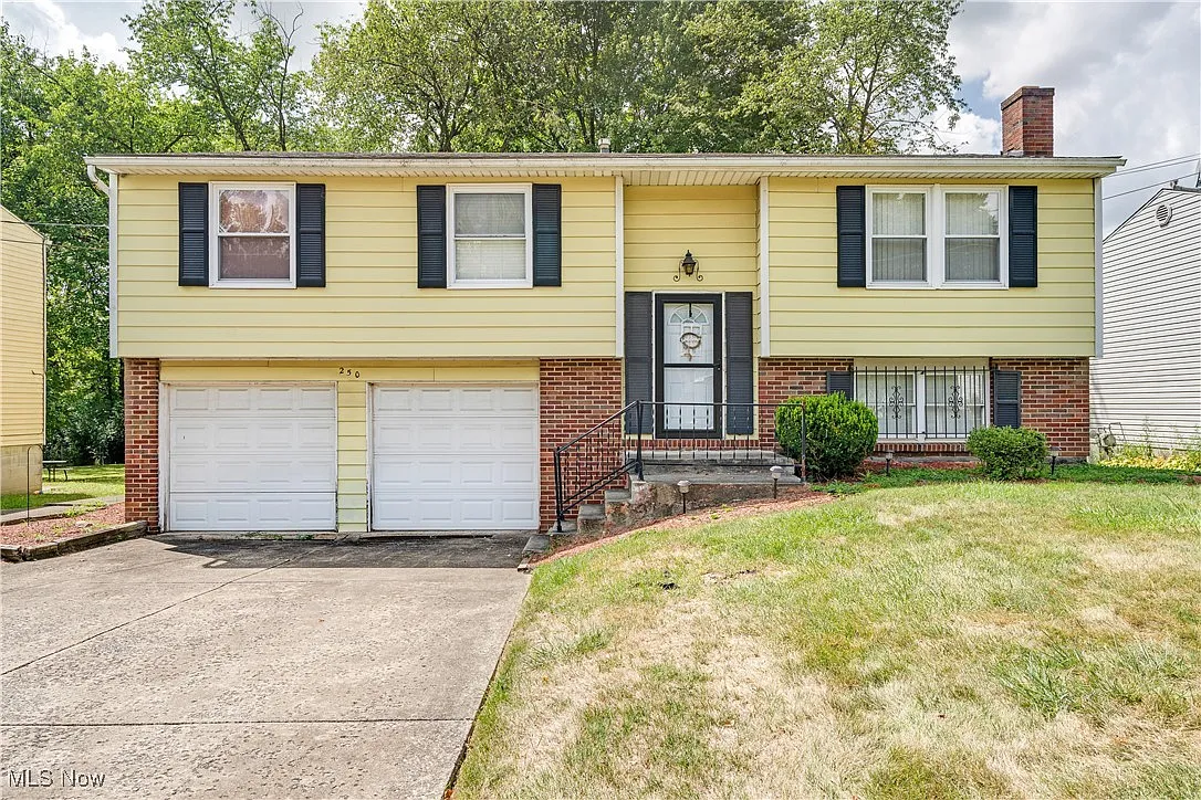250 Harold Ln photo 1