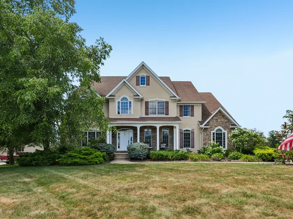 197 Homestead Dr, Columbiana, OH 44408
