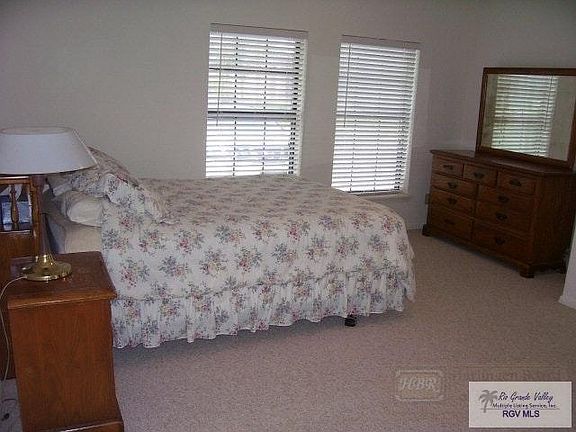 4th image of 1000 Camelot Dr APT 6200