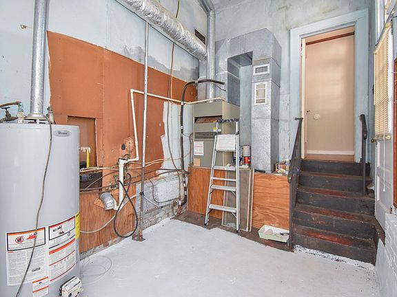 5th image of 310 King St
