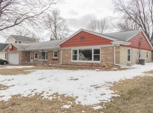 623 Taylor St, Little Chute, WI 54140
