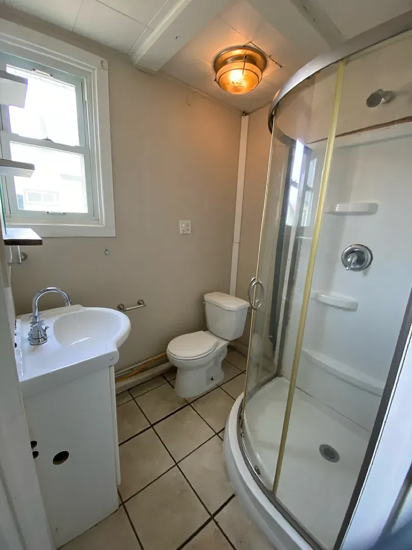 3 bed, $2,000 — Photo 3