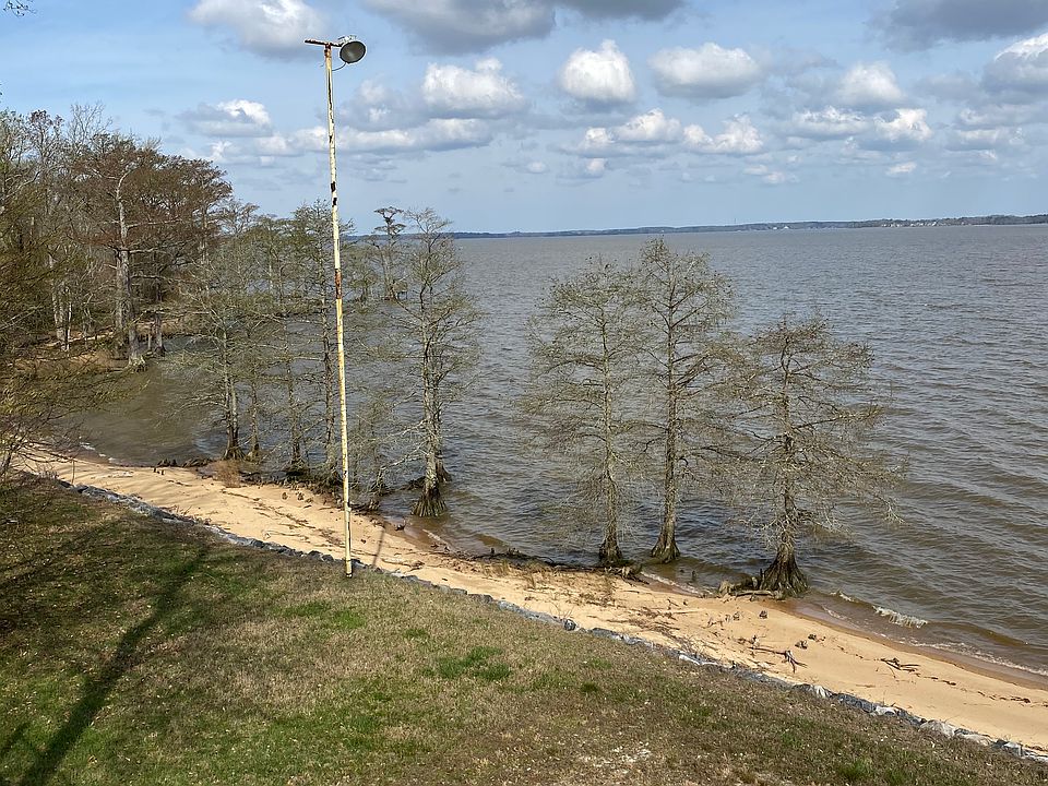 2nd image of 735 Surry Landing Dr