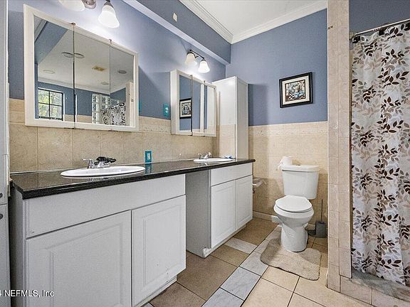 3rd image of 2225 FOREST Boulevard
