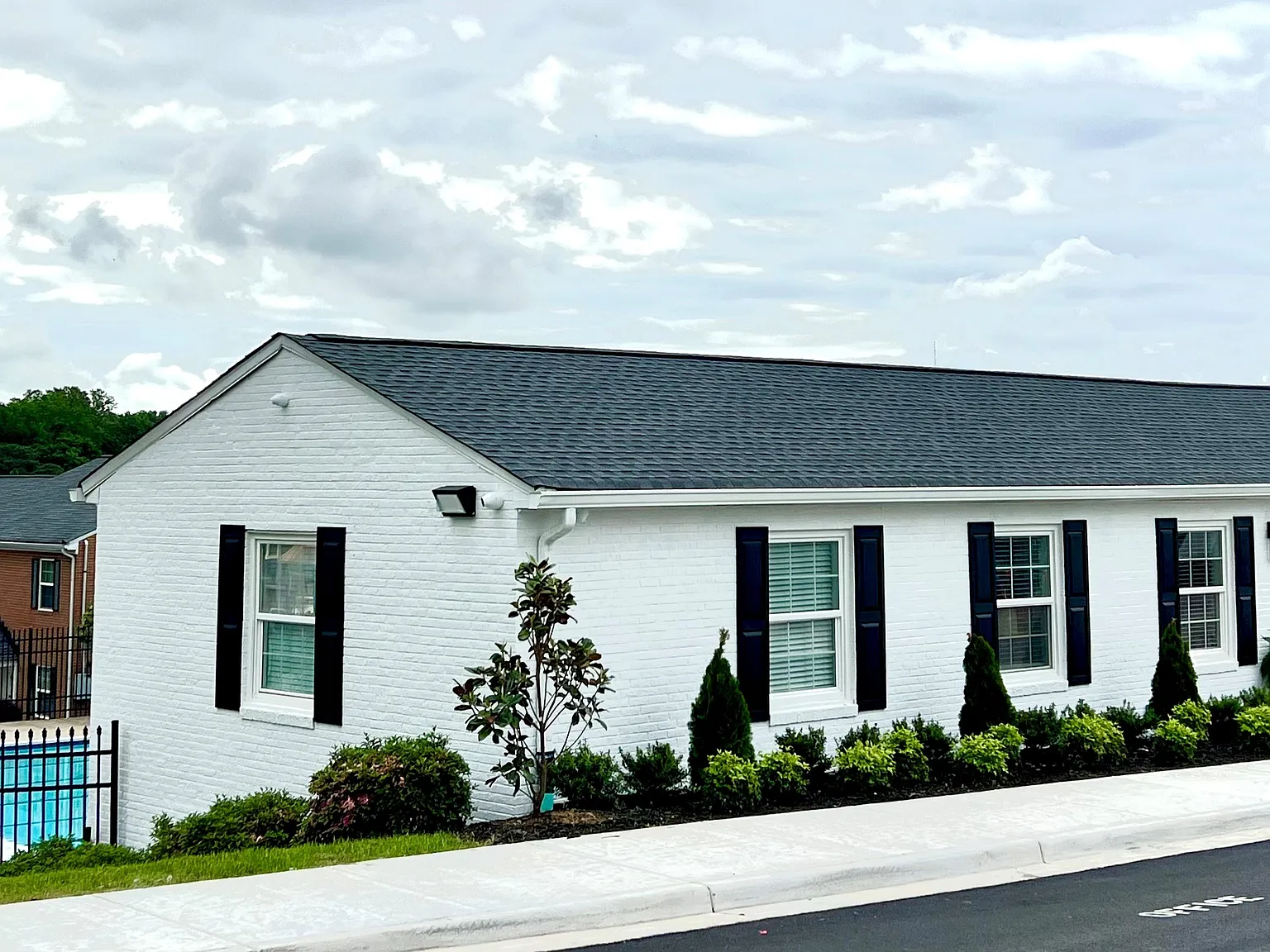 Meadowbrook Apartments — Photo 2