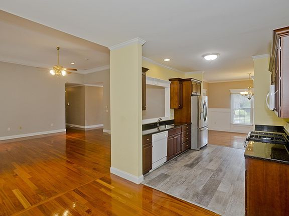 4th image of 15 Avalon Pl