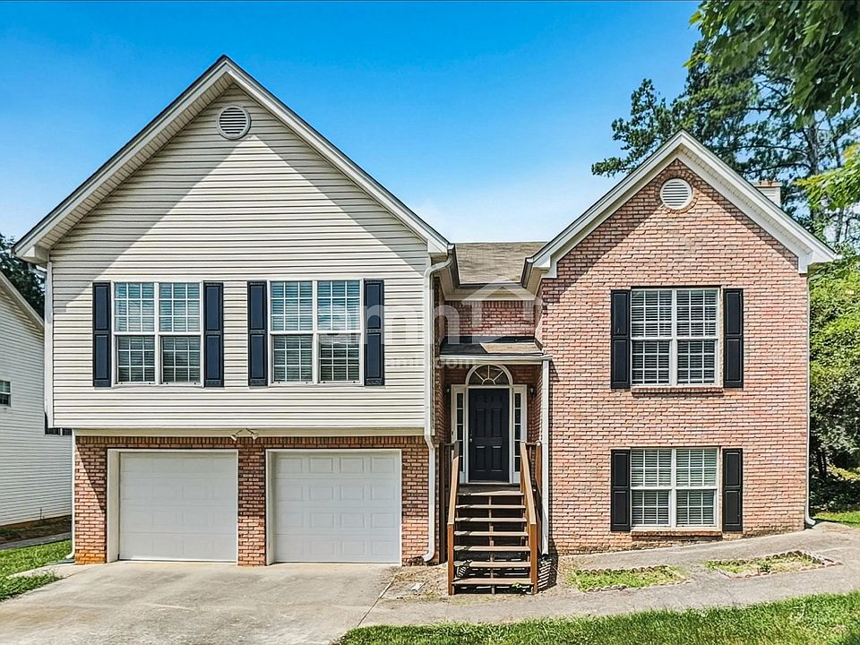 1st image of 1772 N Oak Dr