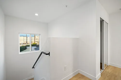 1029 Lord St Photo 1