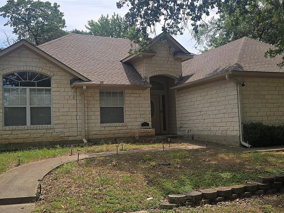 1st image of 702 Ortega St