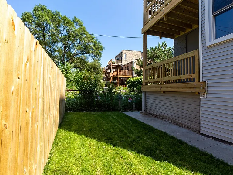 Pf-Arg, 2618 W Evergreen Llc — Photo 37