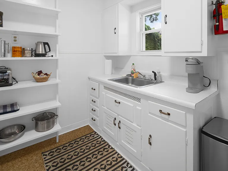 220 S Geneva St #3 — Photo 9