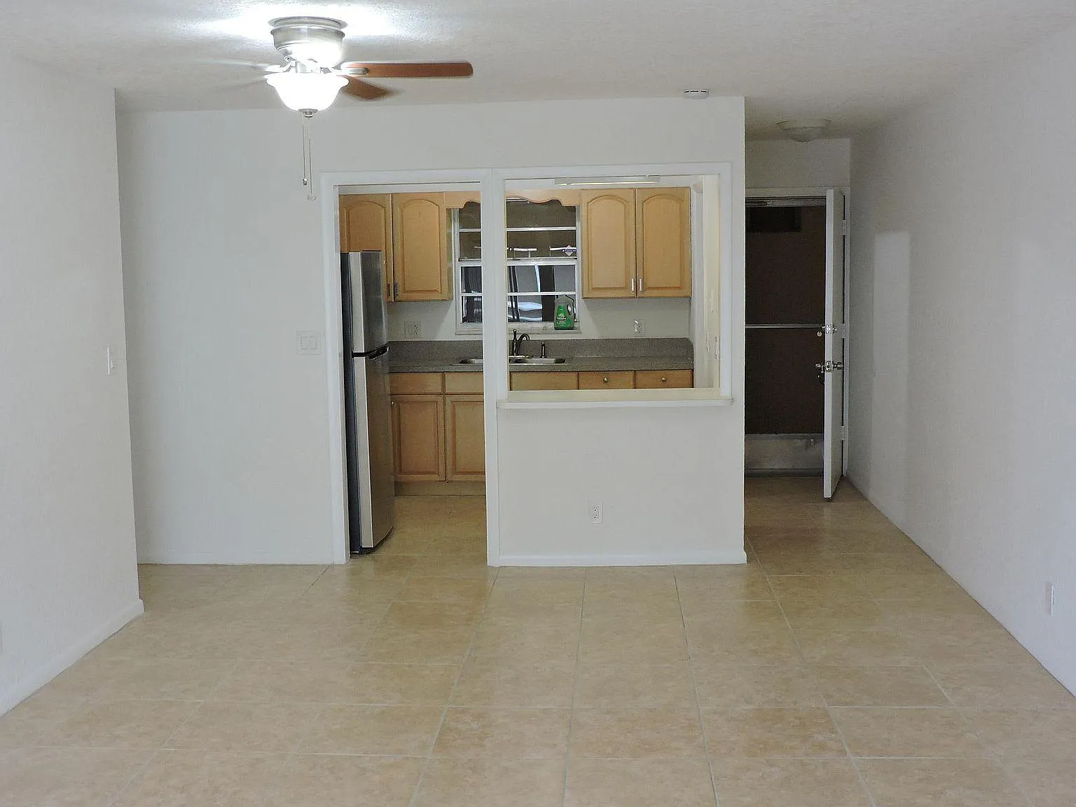 2 bed, 878 sqft, $2,300 — Photo 2