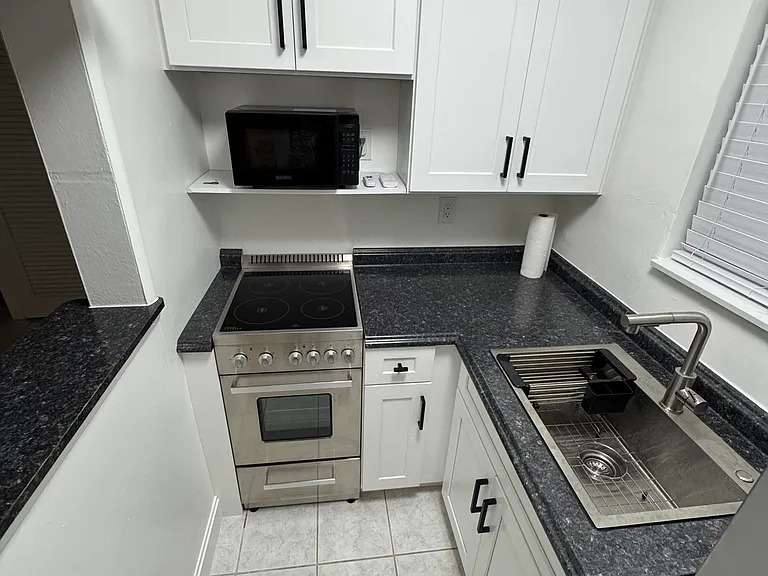 2439 Wilson St #2 — Photo 7