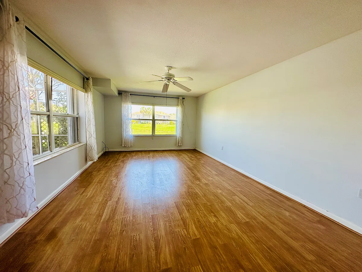 Building Photo - 3473 SW Sunset Trace Cir #3473