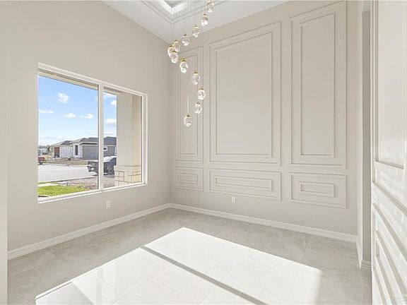 5th image of 1824 N Yellowwood St