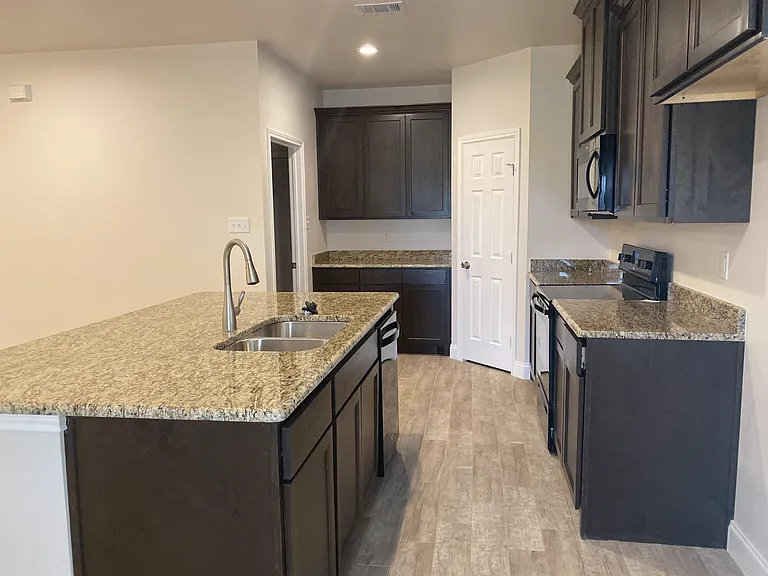 2202 Jones St — Photo 9