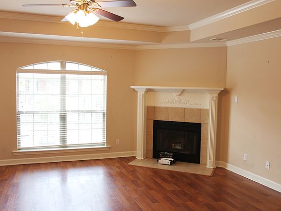 4th image of 1512 Bedford Dr