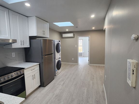 3rd image of 153 E 115th St APT 4