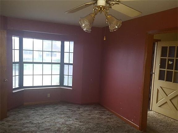 2nd image of 1012 Michael St