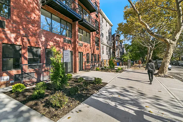 Rented by MNS | media 12