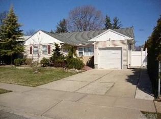 3611 Collector Ln, Bethpage, NY 11714