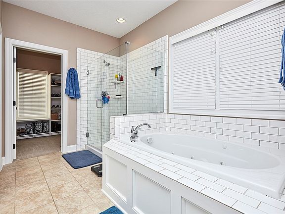 4th image of 505 SW Driftwood Ct