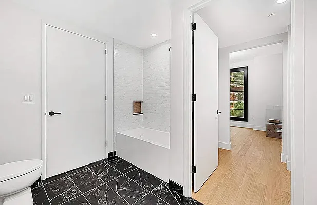 Rented by West 124th Manager LLC | media 102