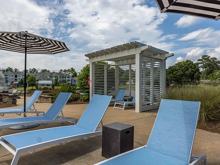 Lakeside Village Apartments